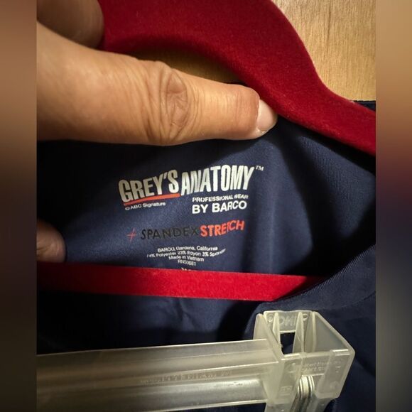 EUC~GREY'S ANATOMY Top is XS and Pants is XS - Picture 5 of 6